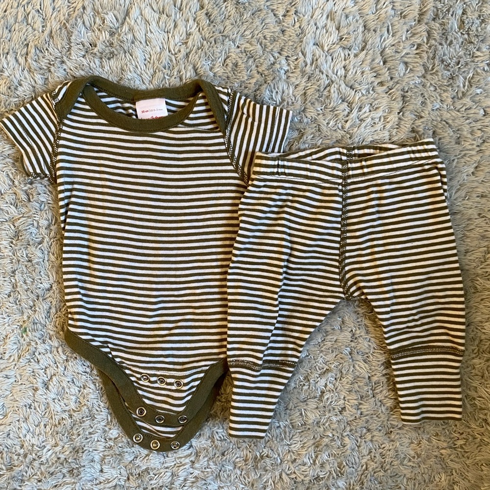 Hanna Andersson onesie and pant set